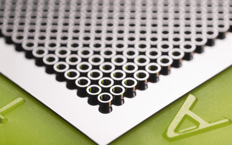 The 10,000-well silicon platform outpaces the traditional 96-well plates. By conducting heat better than plastic, silicon speeds up the chain-elongation reactions; the platform reduces the amount of reagents from microliters to nanoliters, therefore decreasing costs; and it can also be used to produce synthetic RNA. Source: Twist Bioscience and SynBioBeta.