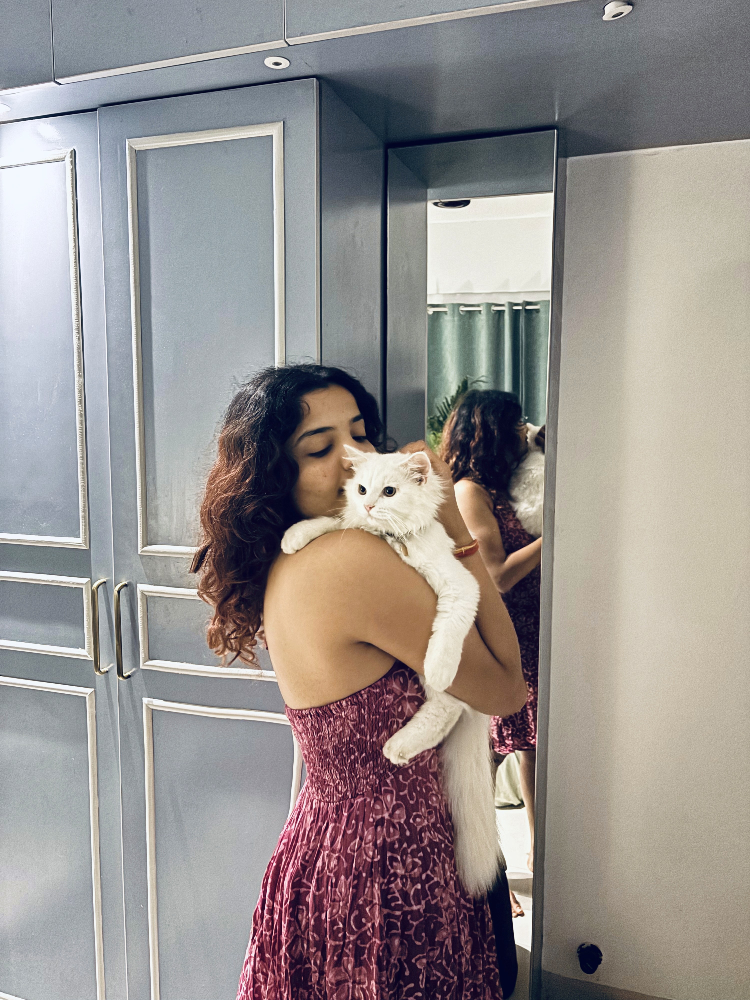 a person wearing a baseball cap