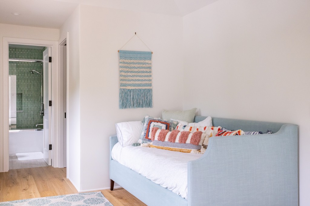 Image of modern living room