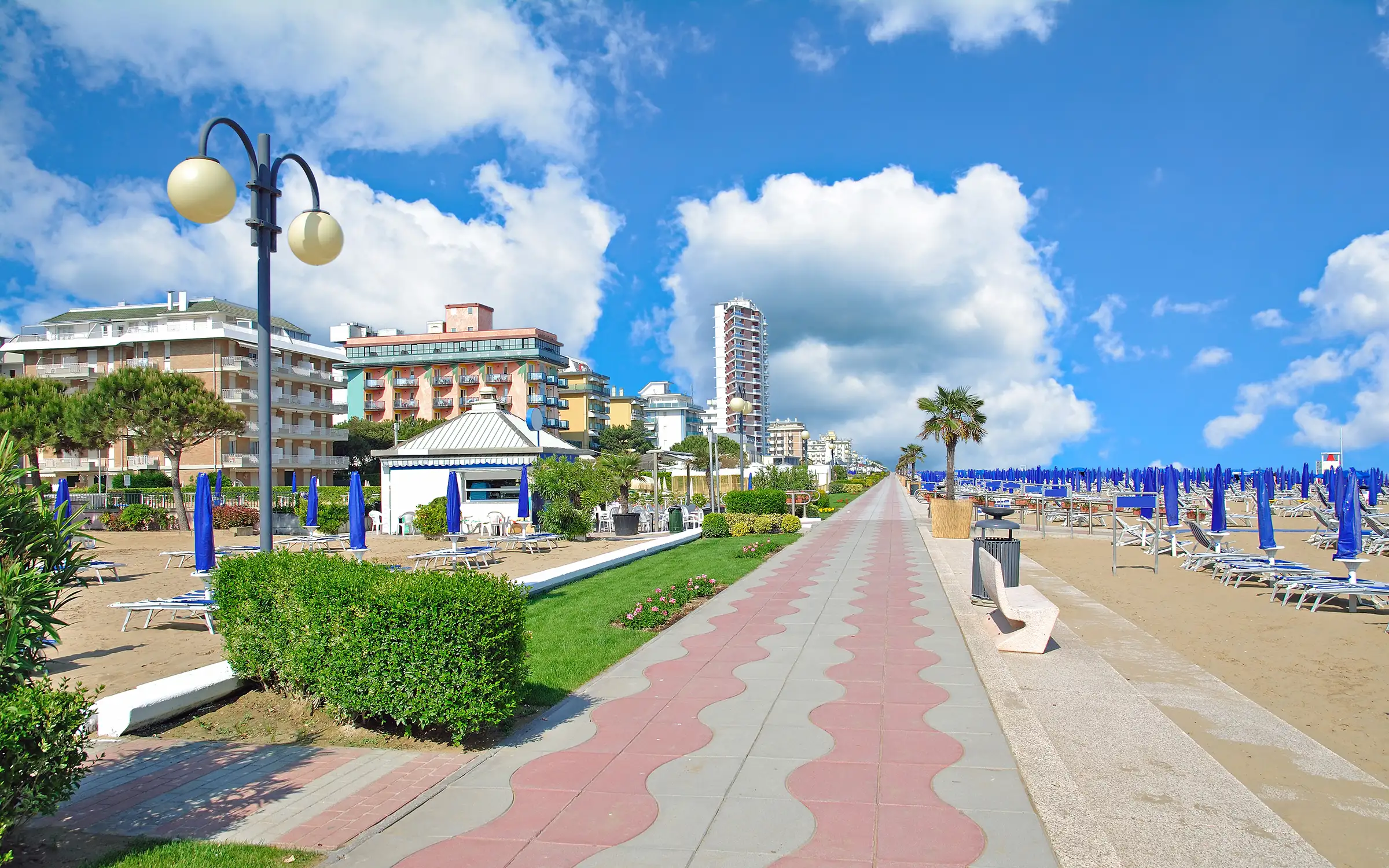 Strandpromenaden i Lido di Jesolo | Expa Travel