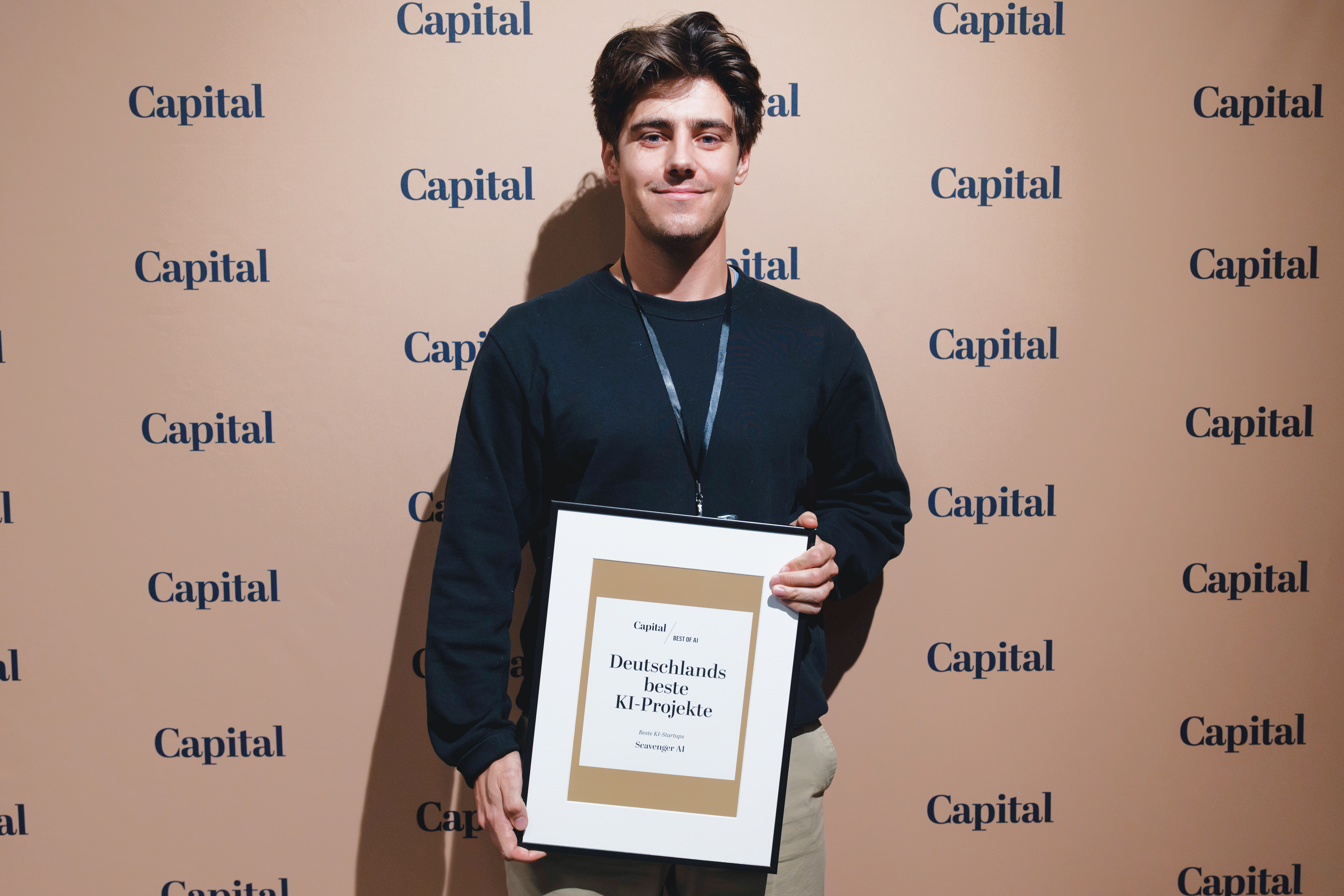 Felix with the best AI product in Germany certificate