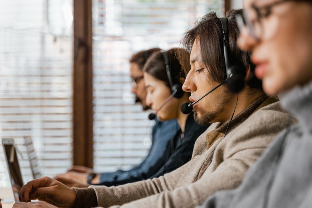 employees working in a contact center
