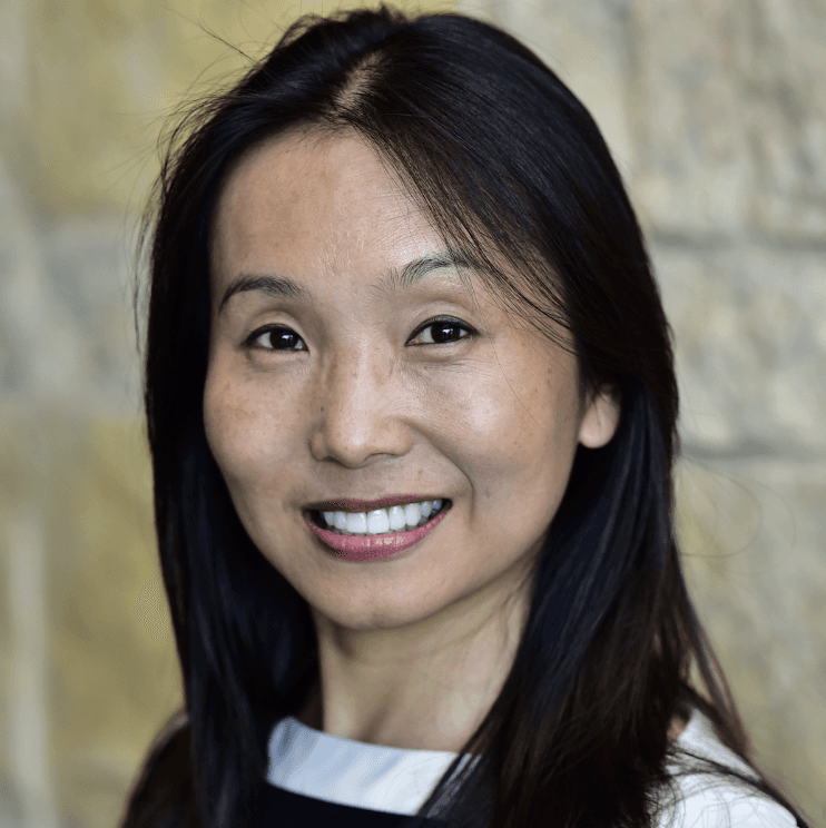 woman on focus photography