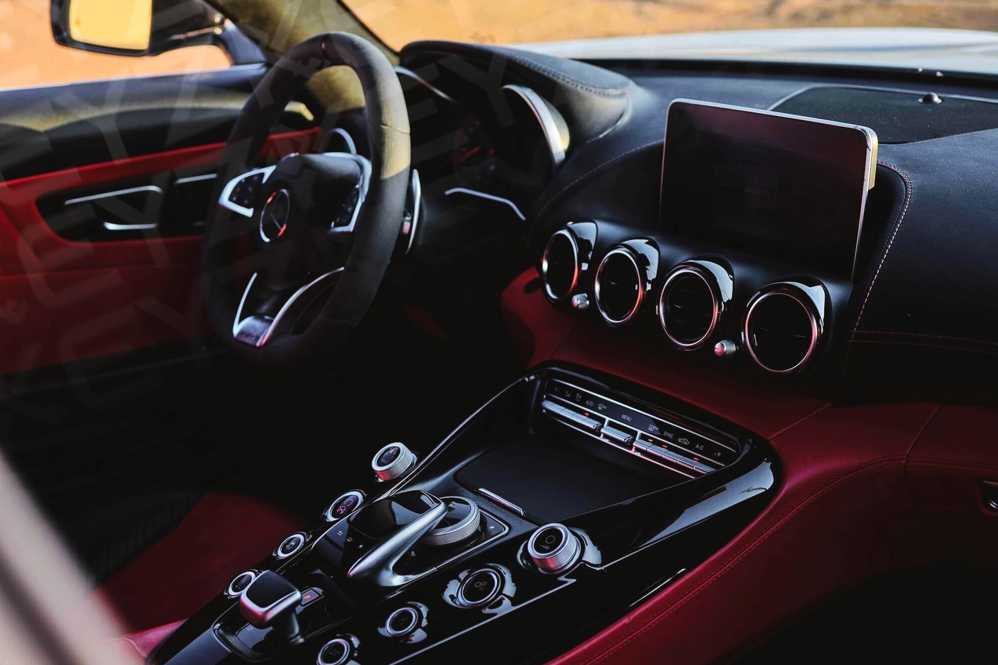 Vue interieur Mercedes AMG GTS Blanc – Location Supercar à Dubaï | Keyz Rent