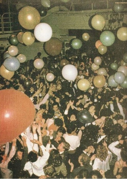 Party with baloons
