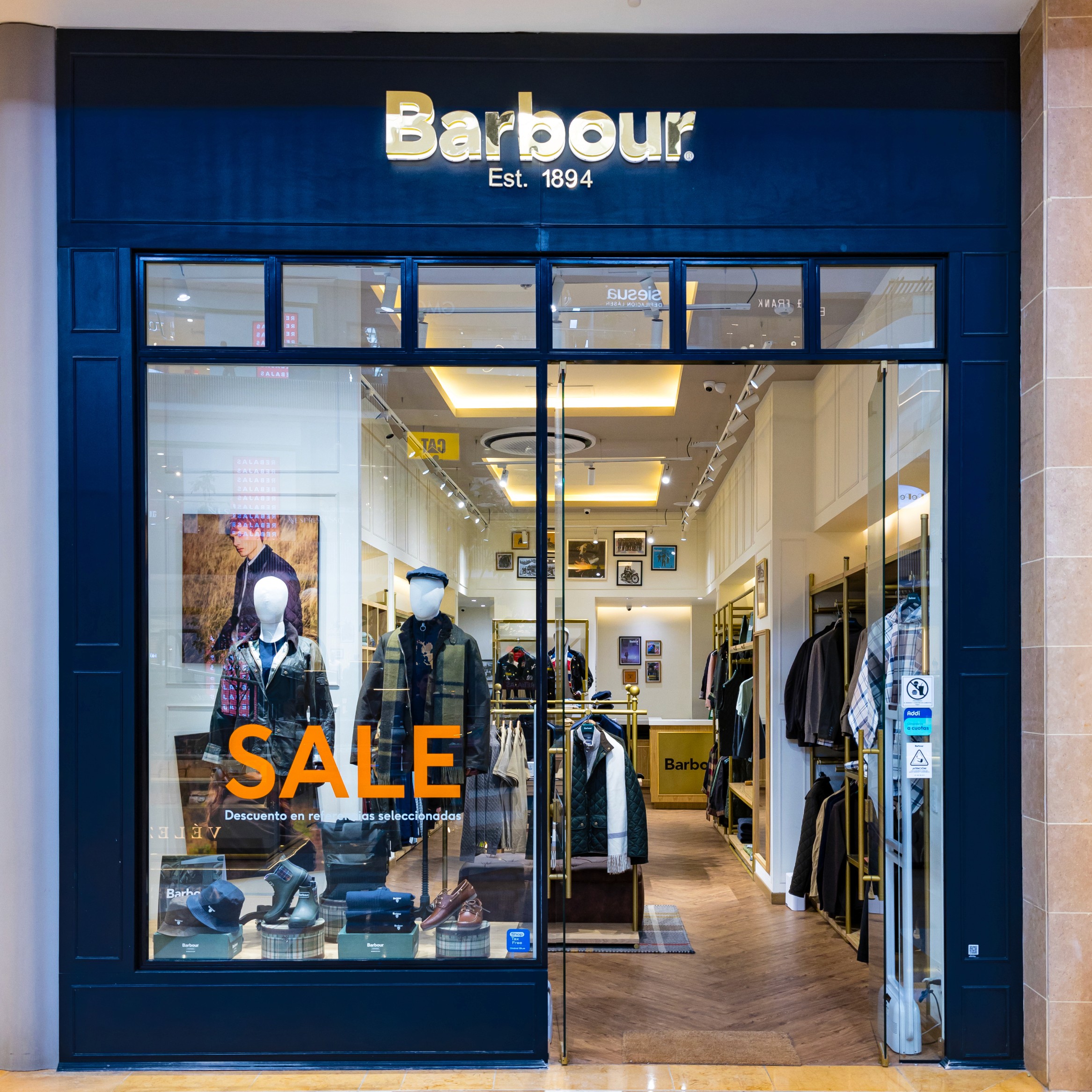 Fachada de la tienda Barbour en el Centro Comercial Fontanar, Bogotá