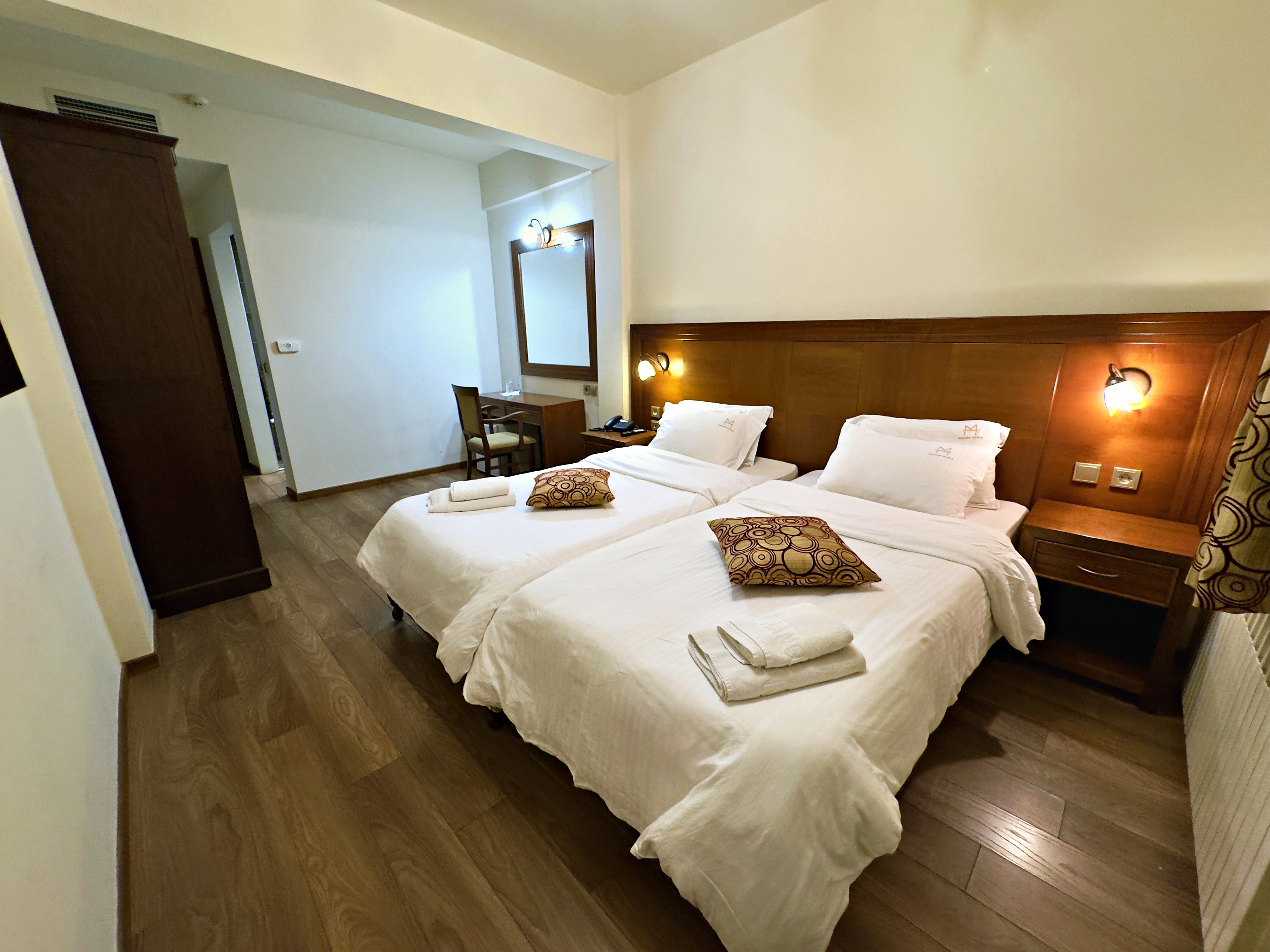 Room gallery image 3
