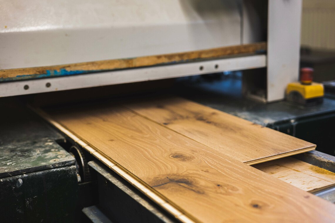 holzdielen beim oelen