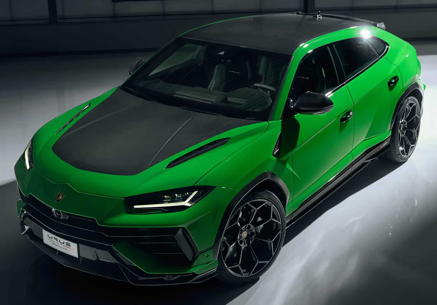 2023 Lamborghini Urus Performant