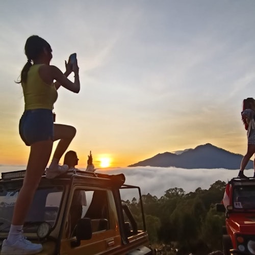 Mount Batur: Jeep Tour + Kintamani Cafe + Ubud Village tickets in Kintamani