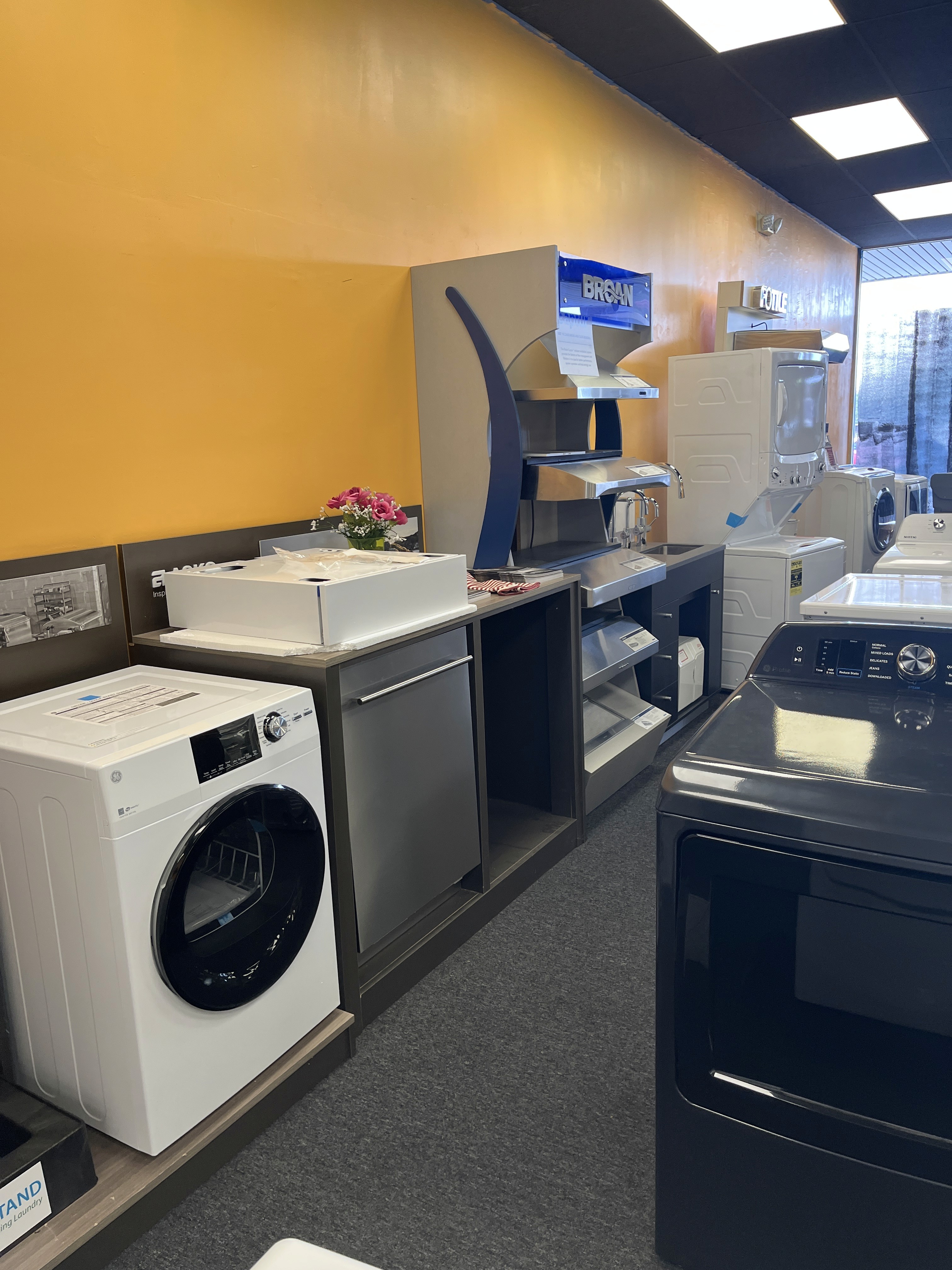 Appliance Store Auction - 10