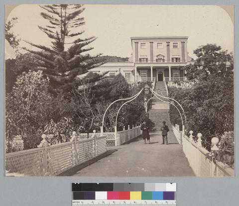Vista de los jardines de la Quinta Waddington en Valparaíso