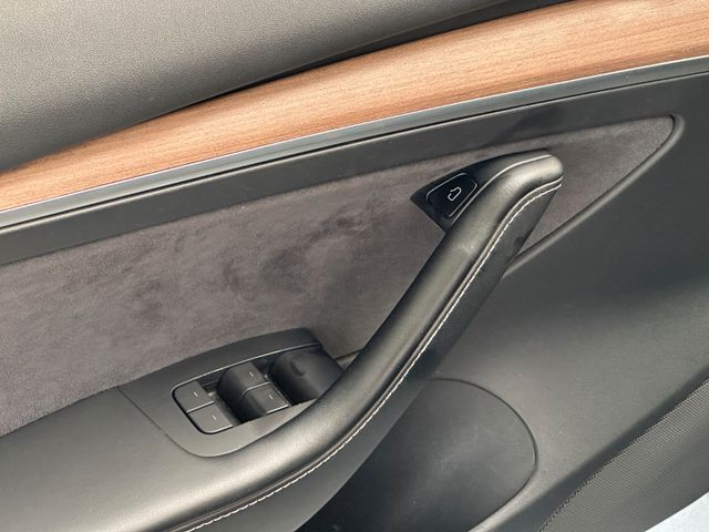 TESLA Model 3 2022 BLACK Gebrauchtwagen - Galeriebild 7