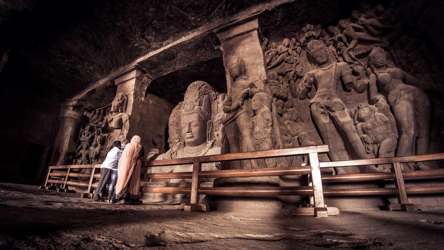 elephanta-caves-group-tour-image-2