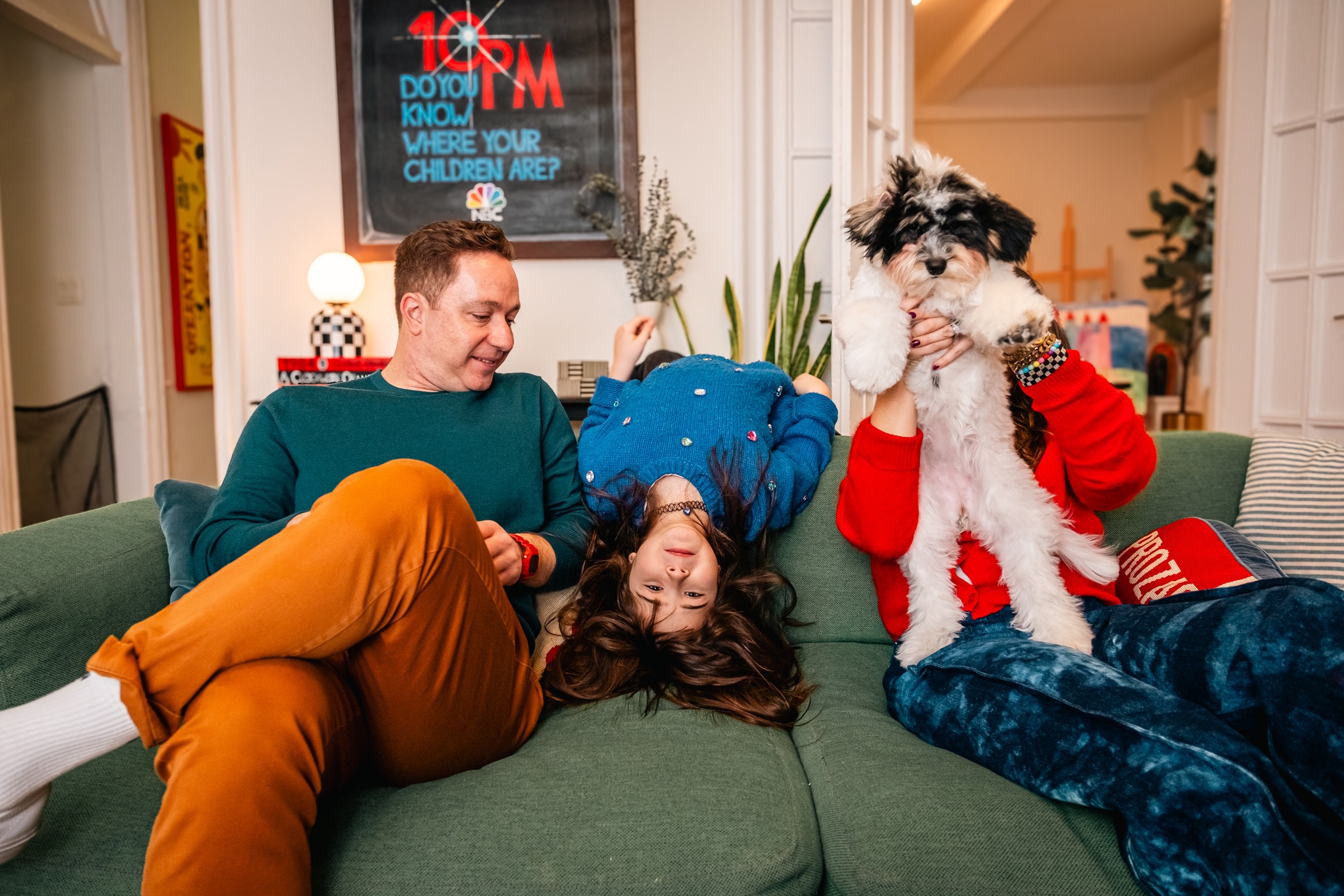 festive-family-lifestyle-session-living-room-katt-jones-photography