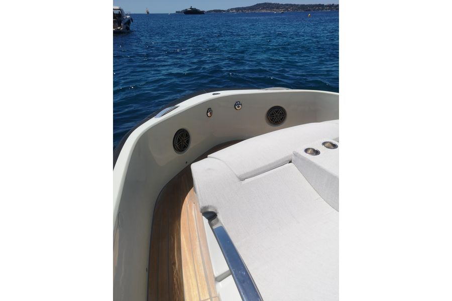 Yacht gallery image