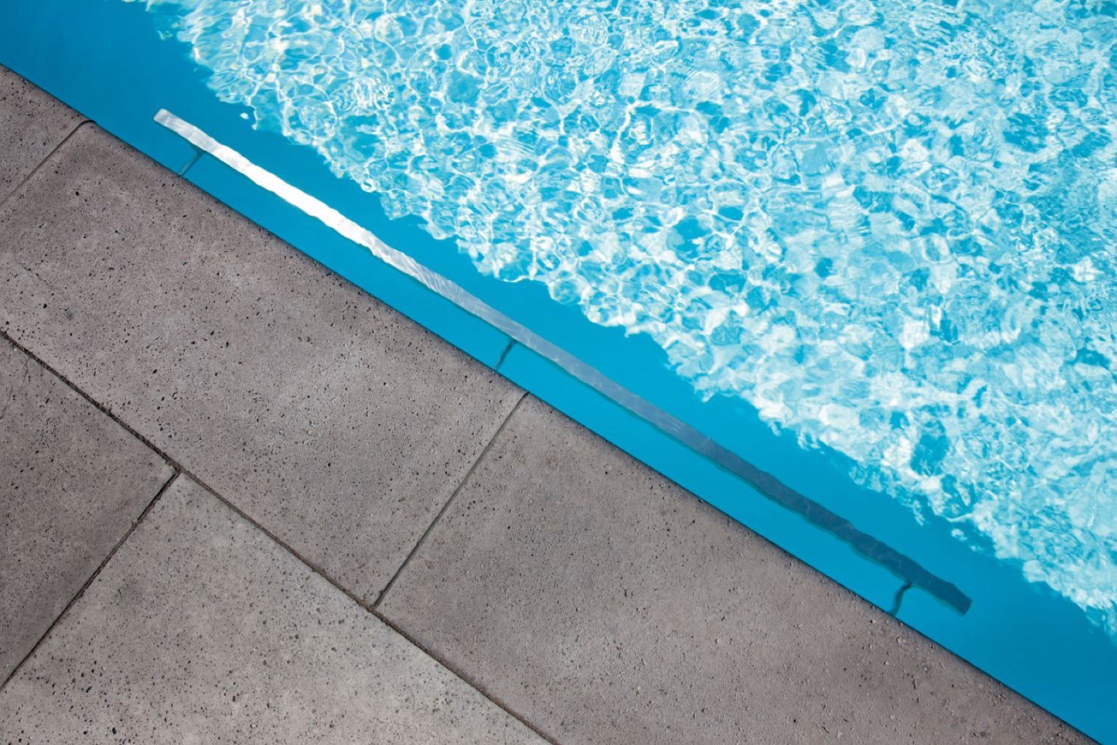 Welche Fitnesstationen kann ich in meinen Pool integrieren?