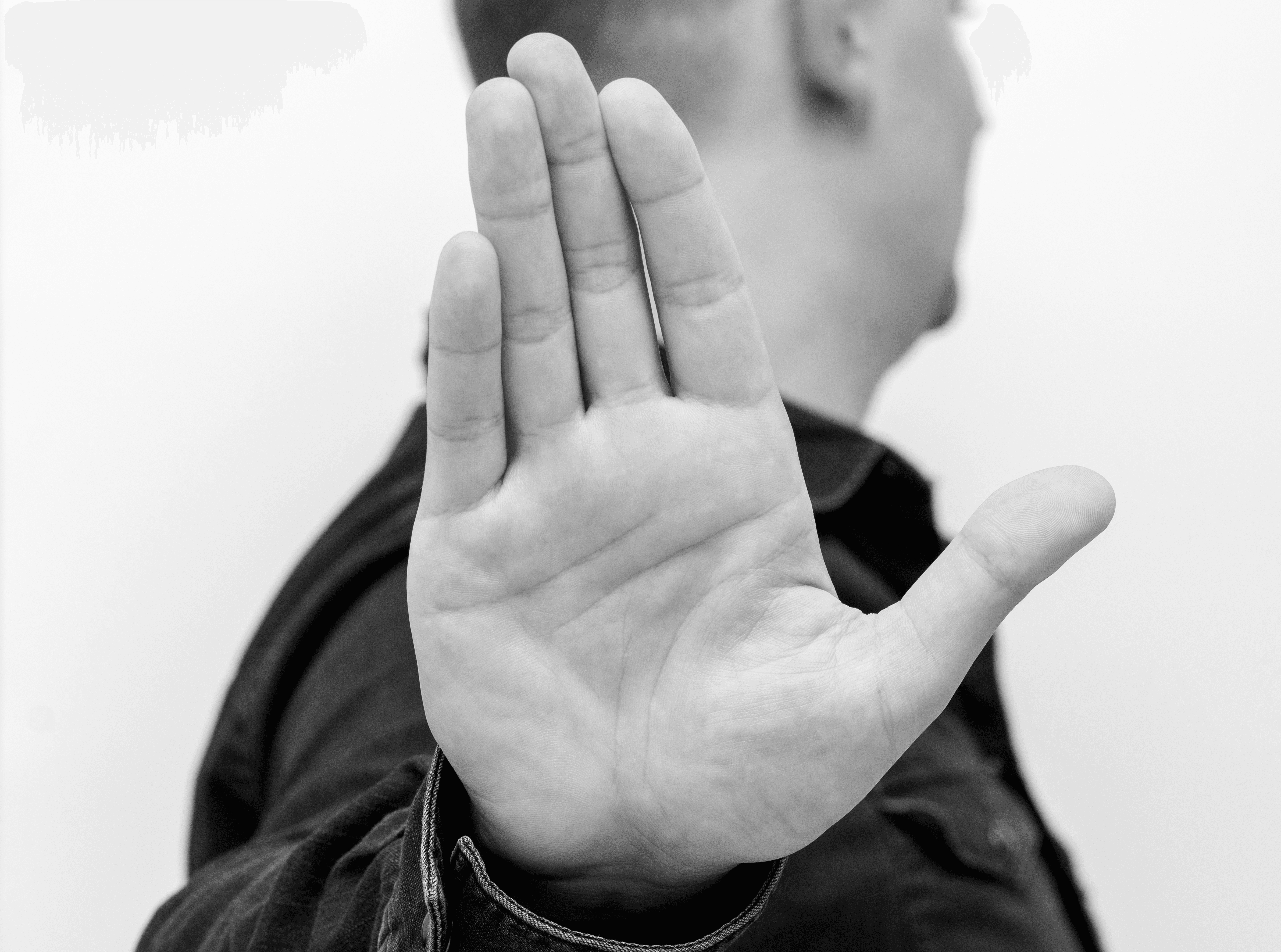 showing palm symbolising no interest