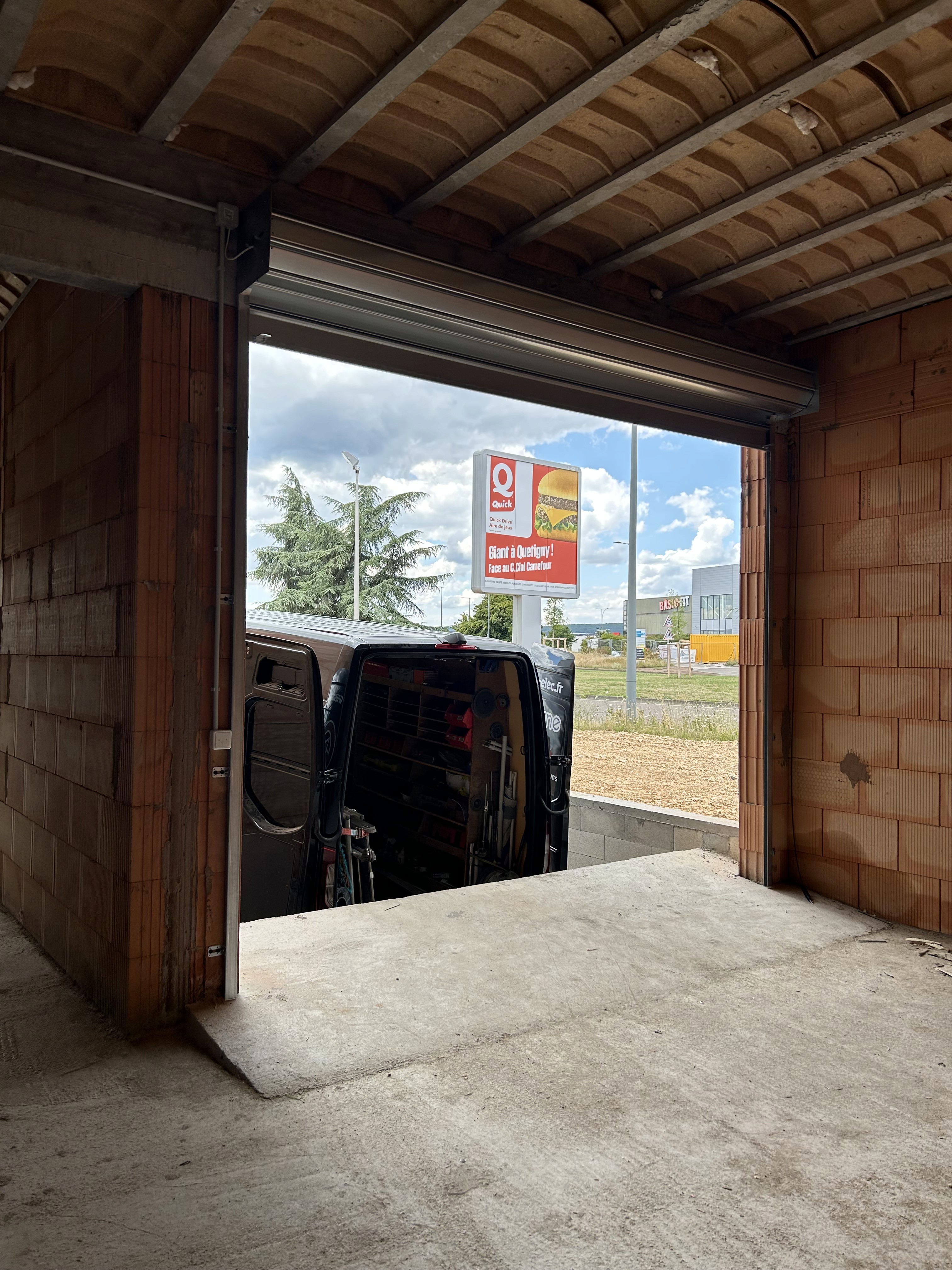 Installation rideau métallique dijon