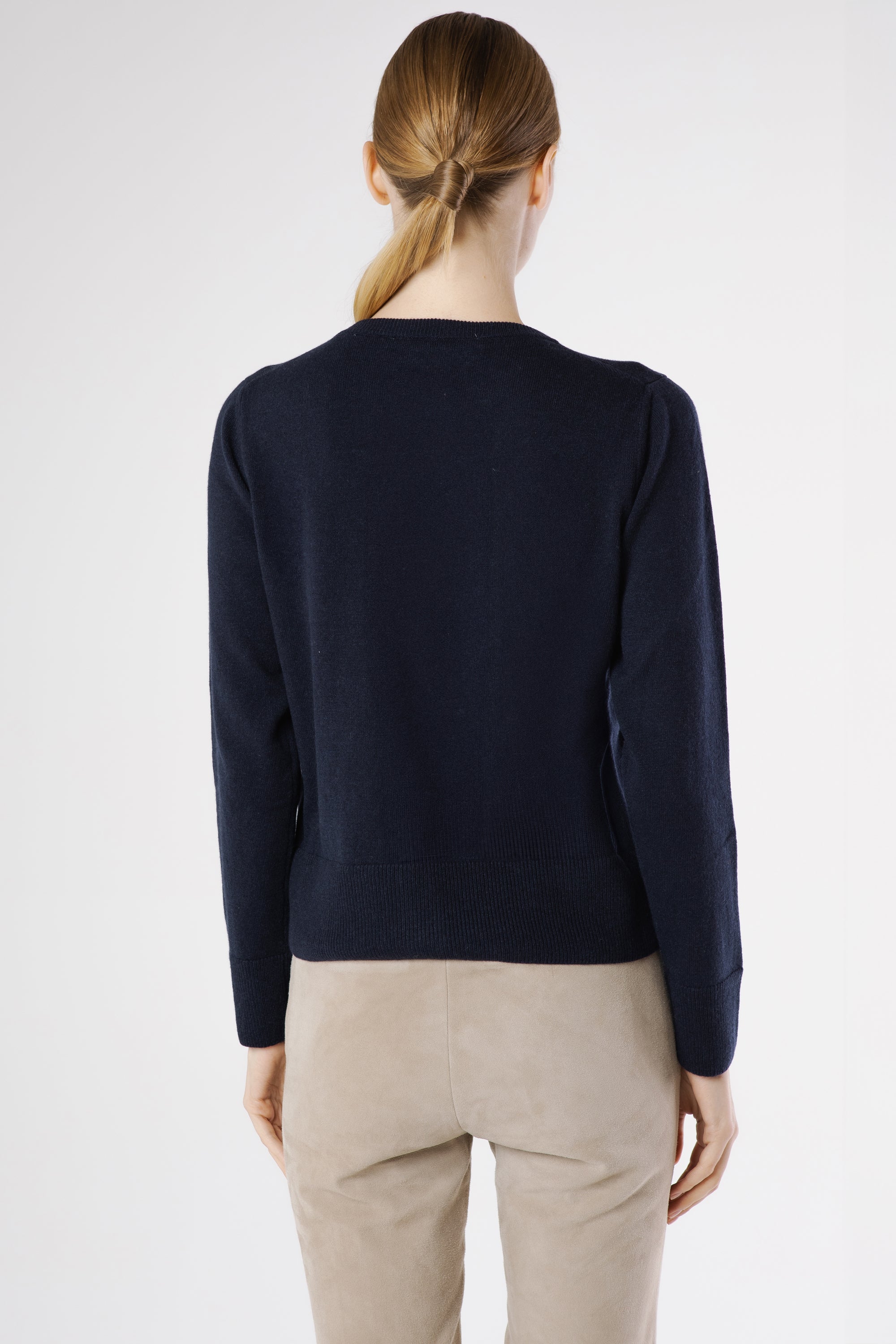 Luxury Italian cashmere cardigan for women – Ginan Cashmere Cardigan Beluga back view showing clean silhouette and premium knit finish.