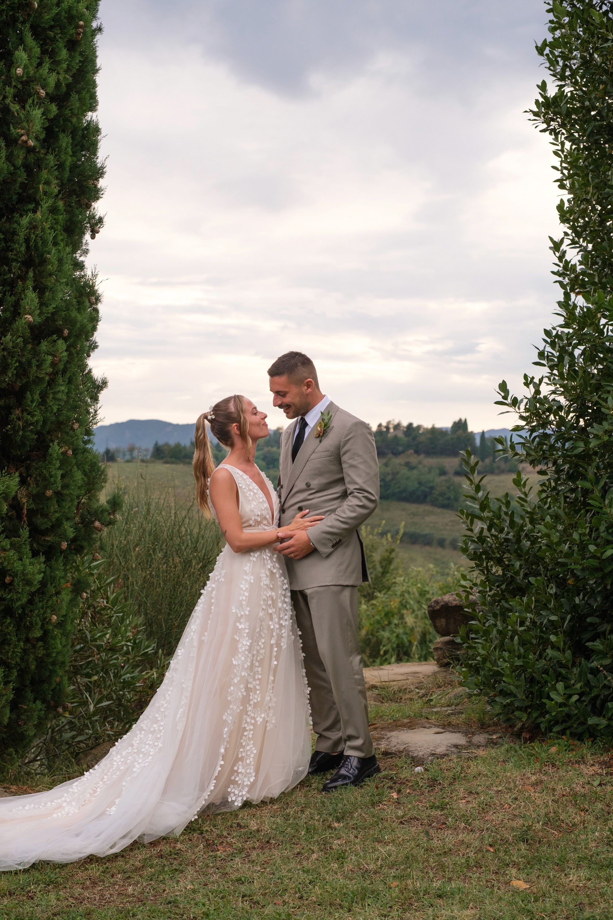 Coppia di sposi durante un matrimonio