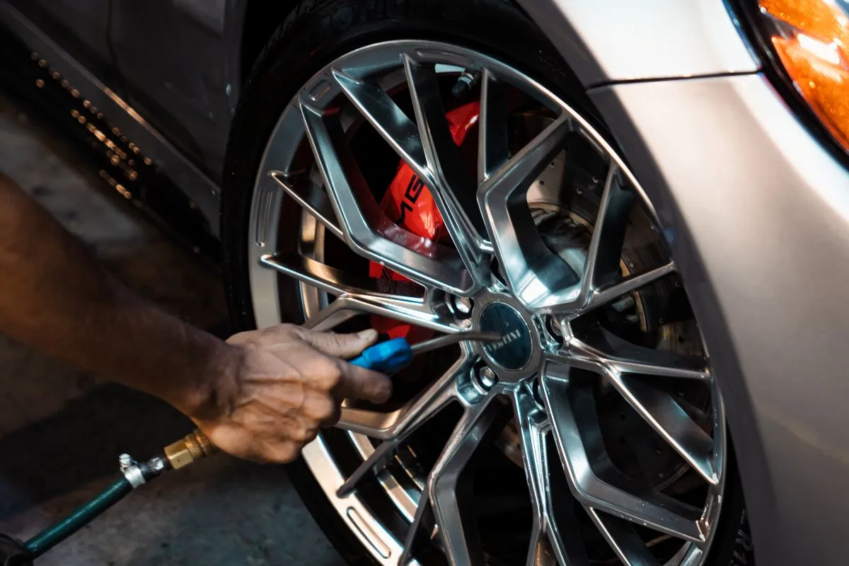 Car maintenance and washed cars