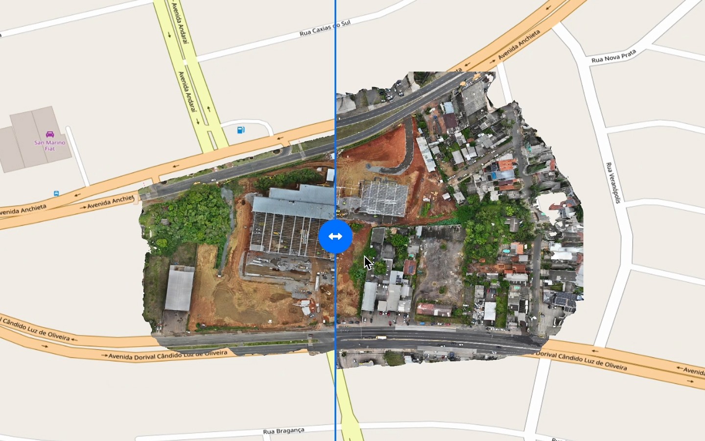 Tela da plataforma exibindo um mapa ortomosaico de uma obra sobreposto a um mapa de ruas. Uma ferramenta de comparação permite visualizar a evolução do terreno e das estruturas, facilitando medições e o controle preciso do avanço físico.