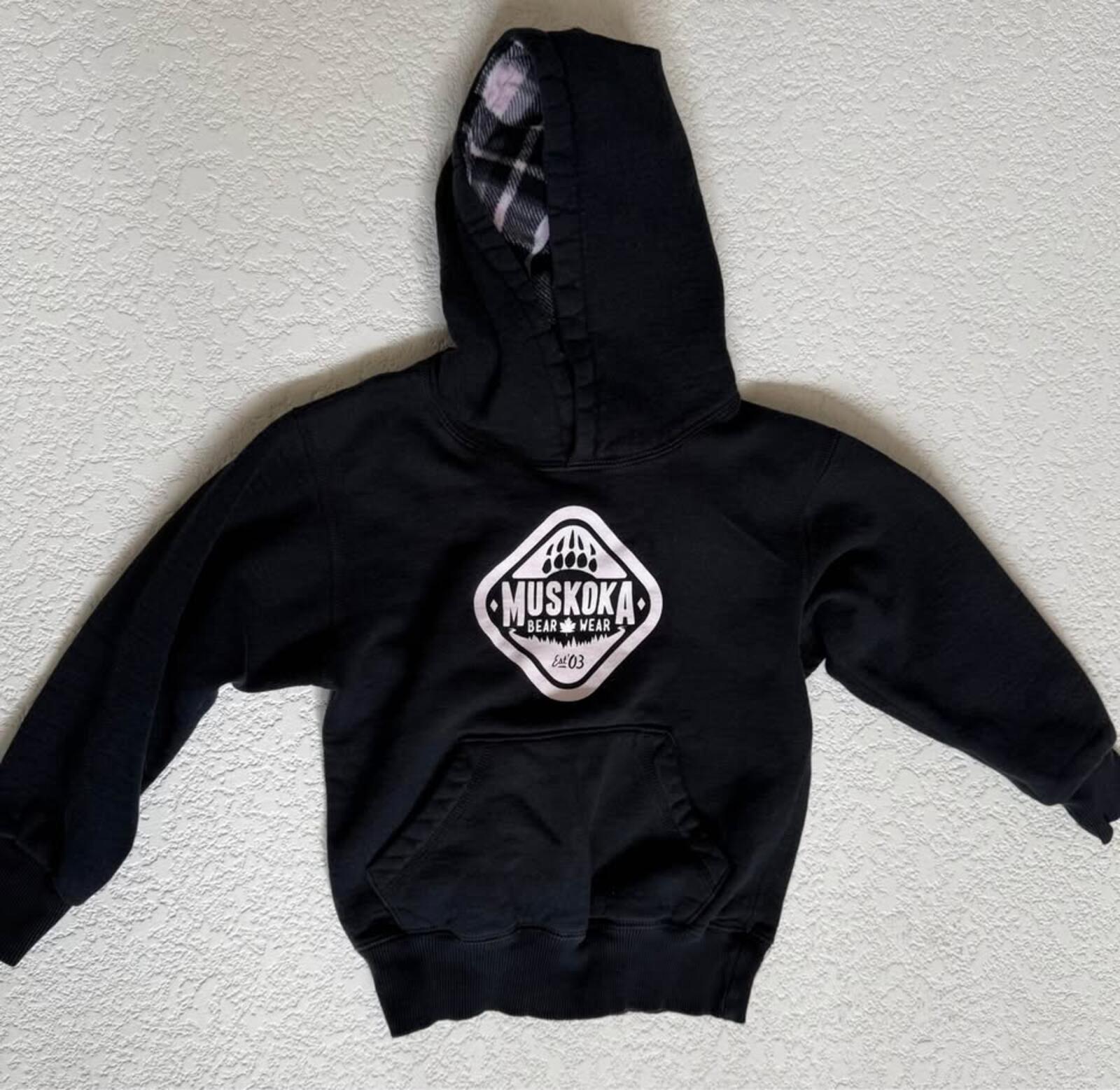 XS / Black