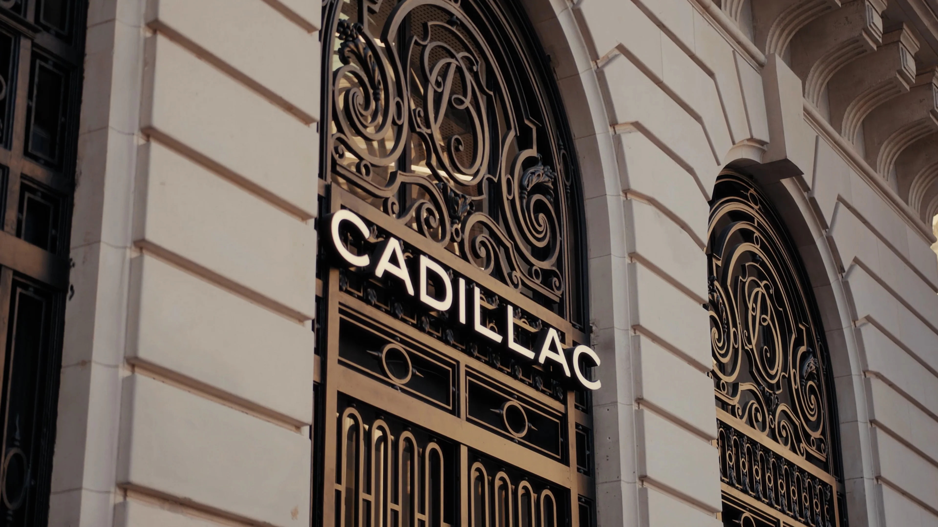 Vogue x cadillac par joris favraud