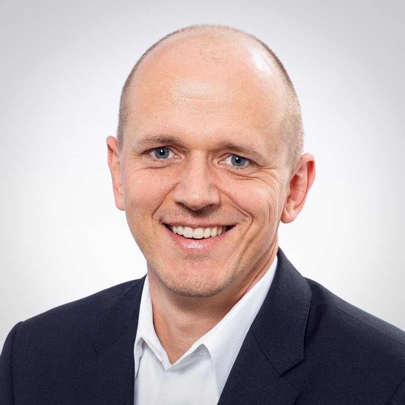 Passport photo of Stefan Hannusch, Senior VP Marketing at Hoffmann Group