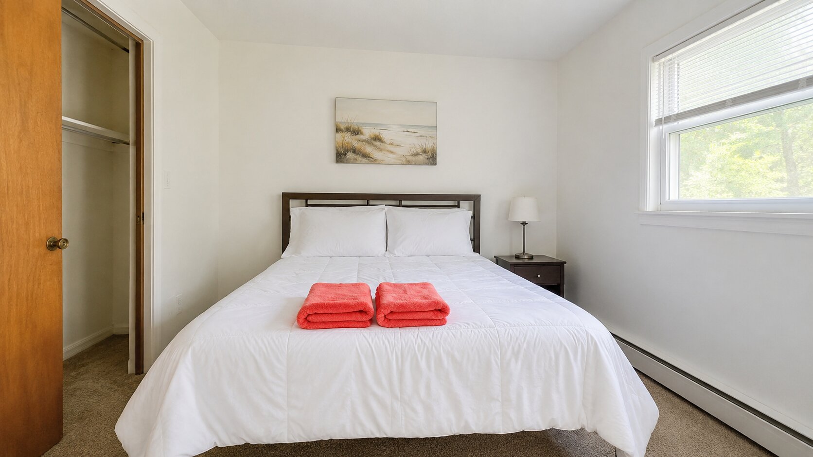 Bright contrast towels