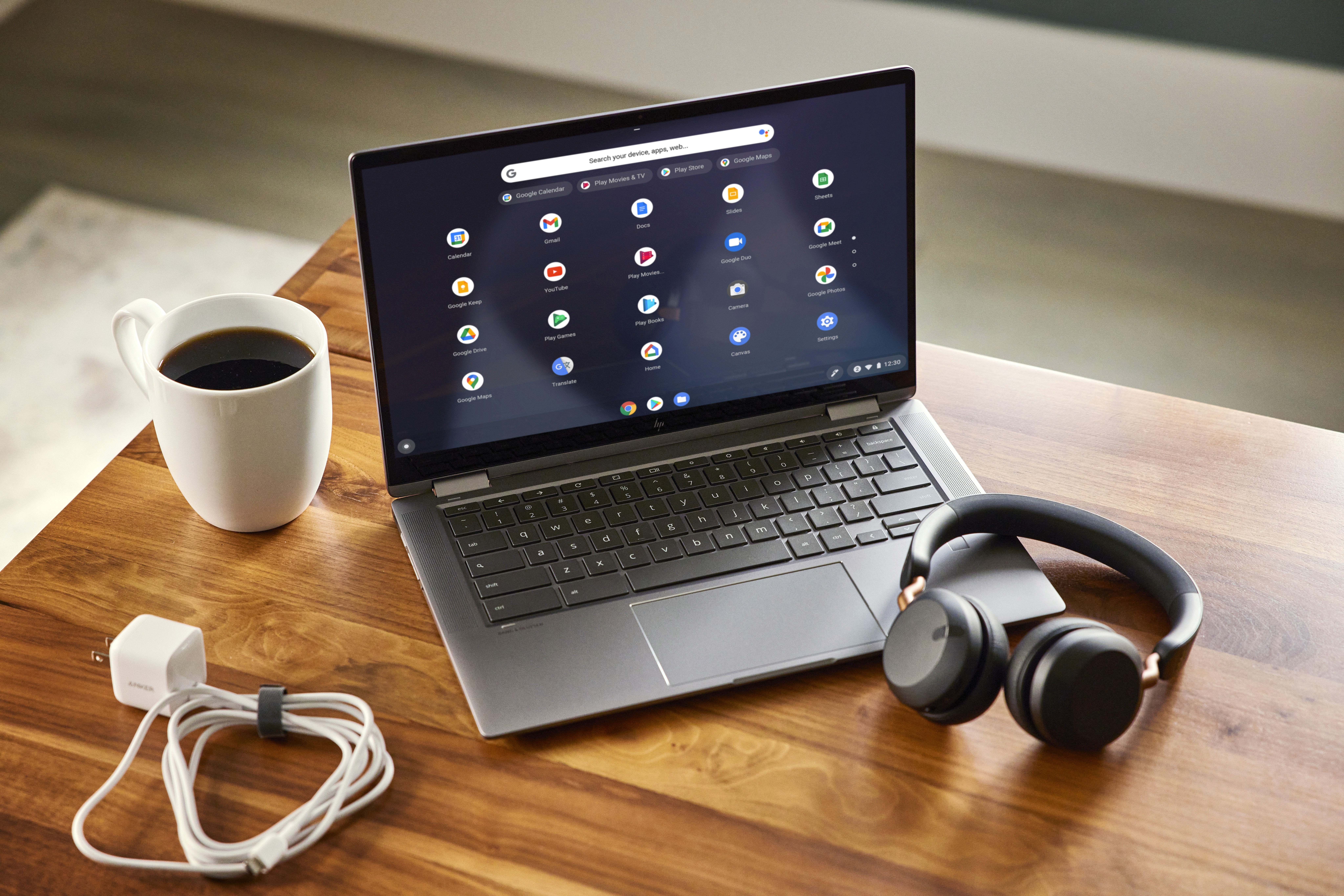 Stduents using an iPad managed by Jamf