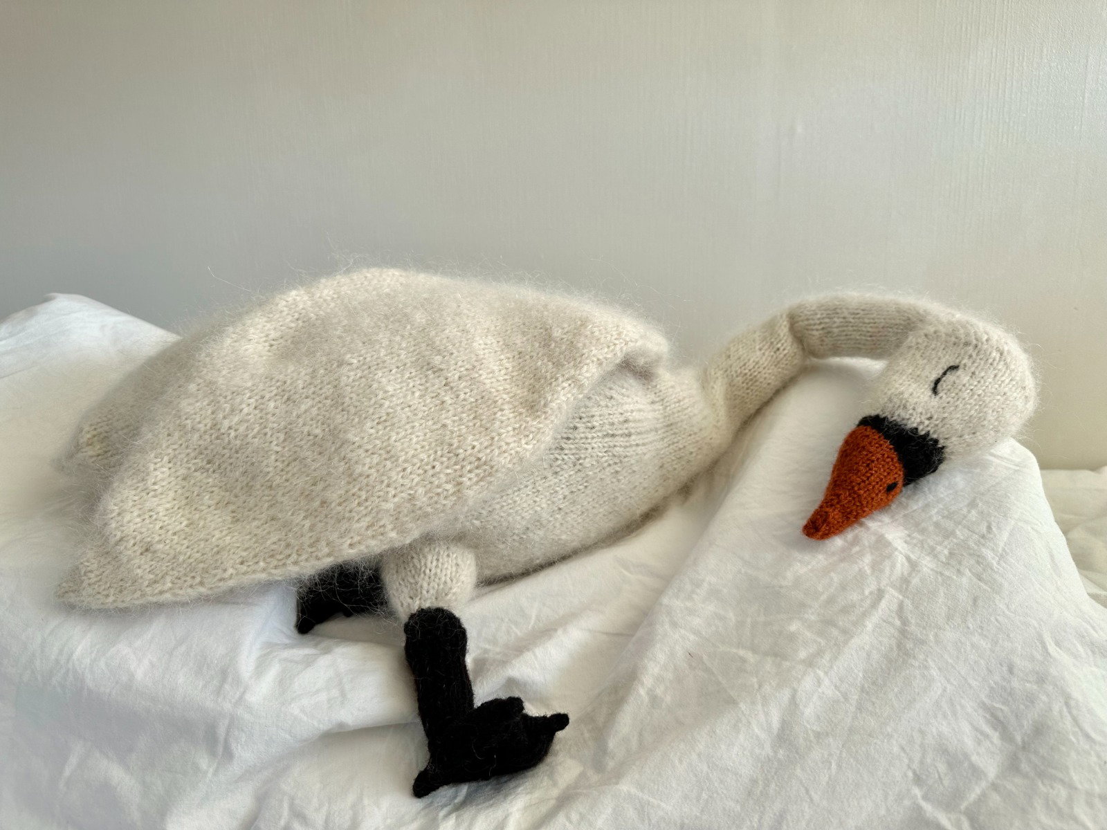 Swan mother knitting pattern, photo 3