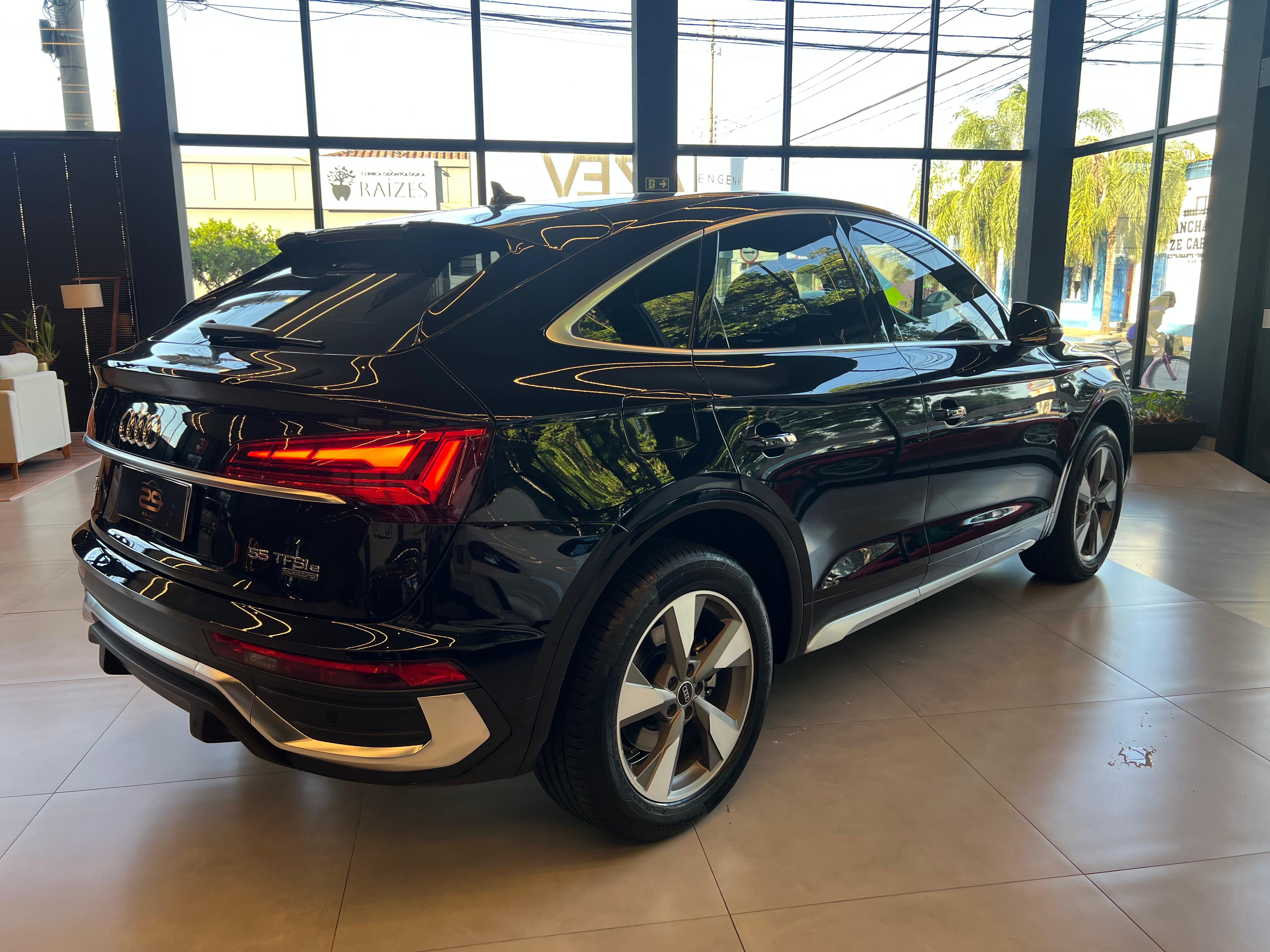 2.0 AUDI Q5 TFSIE S TR QT (HIB)