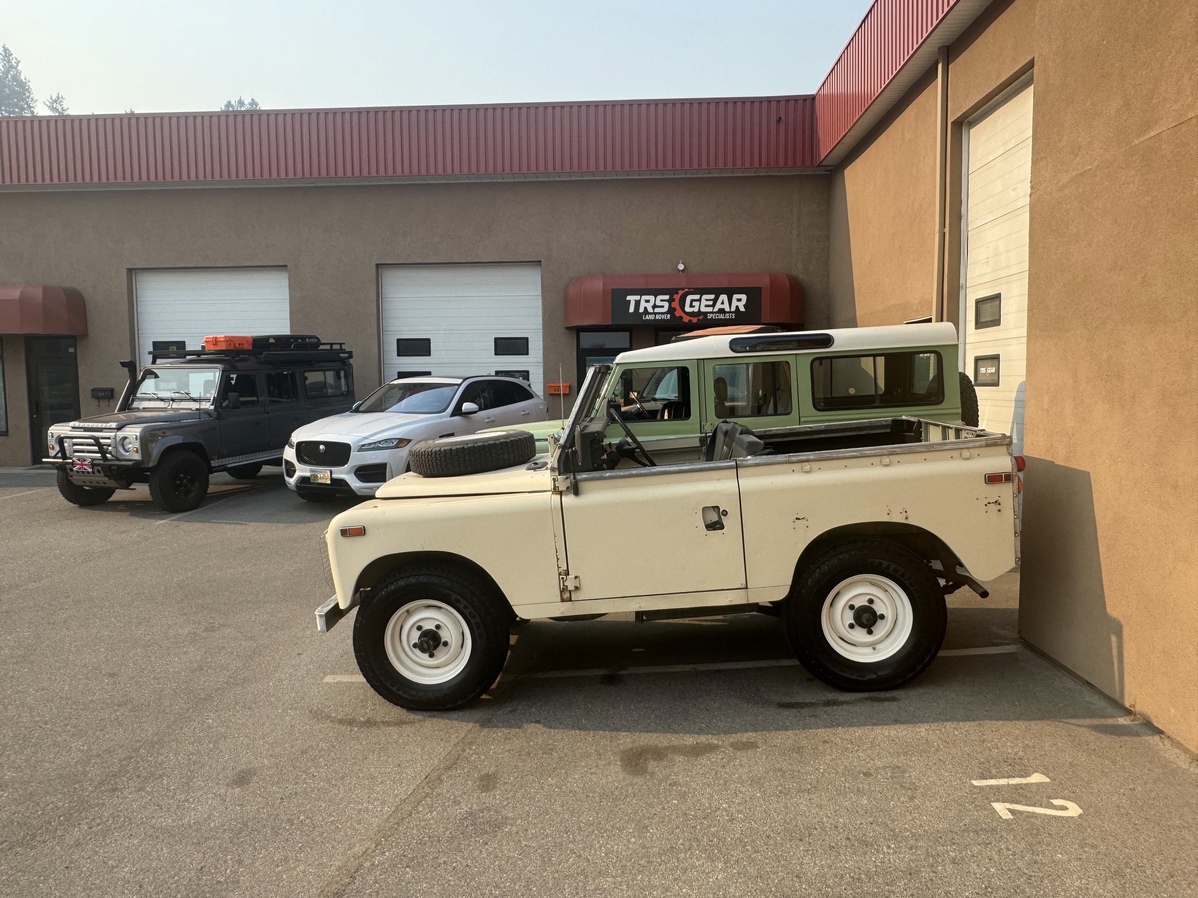 Land Rover Series III photo 4