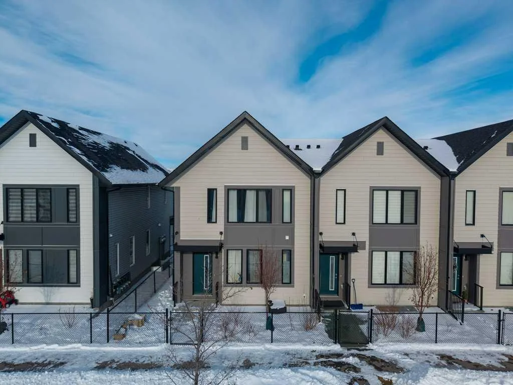 Townhouse Walkway & Entry Snow Removal Services in South Point, Airdrie