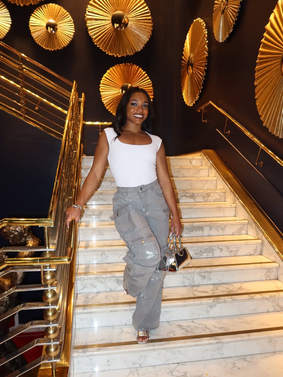 Influencer Posing Gym