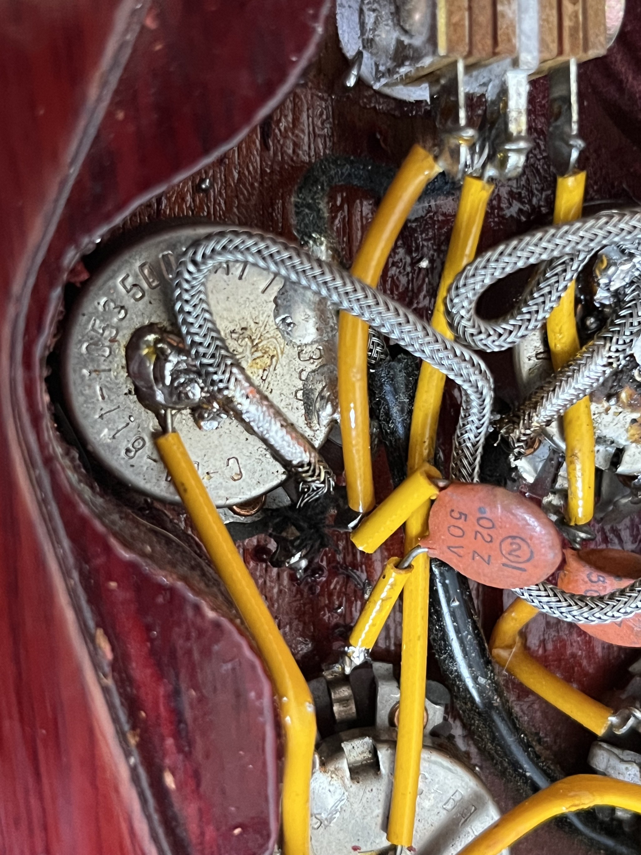 Gibson Serial Number Lookup: Complete Dating Guide & Decoder [2025]