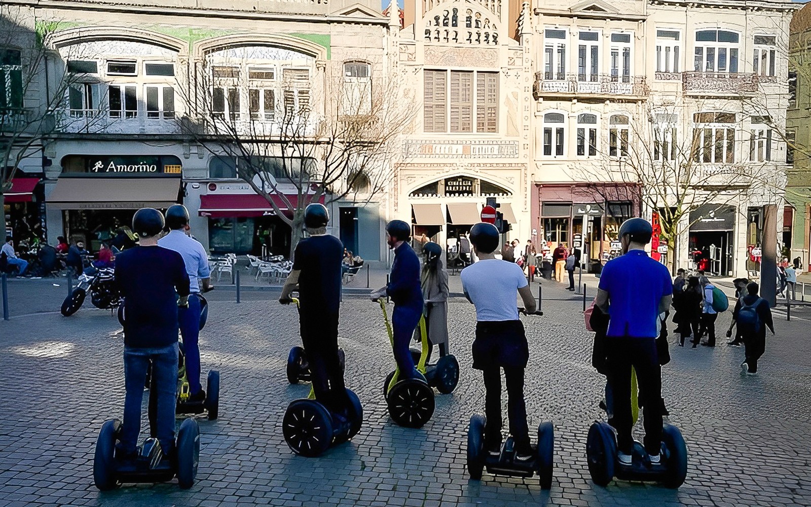 乘坐赛格威探索波尔图历史市中心的团体活动。