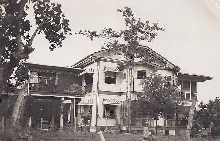 Abuelitos house old view side.jpg