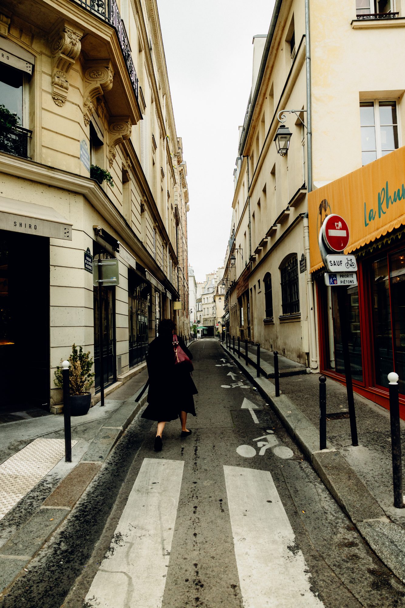 PARISIAN ALLEY WAY