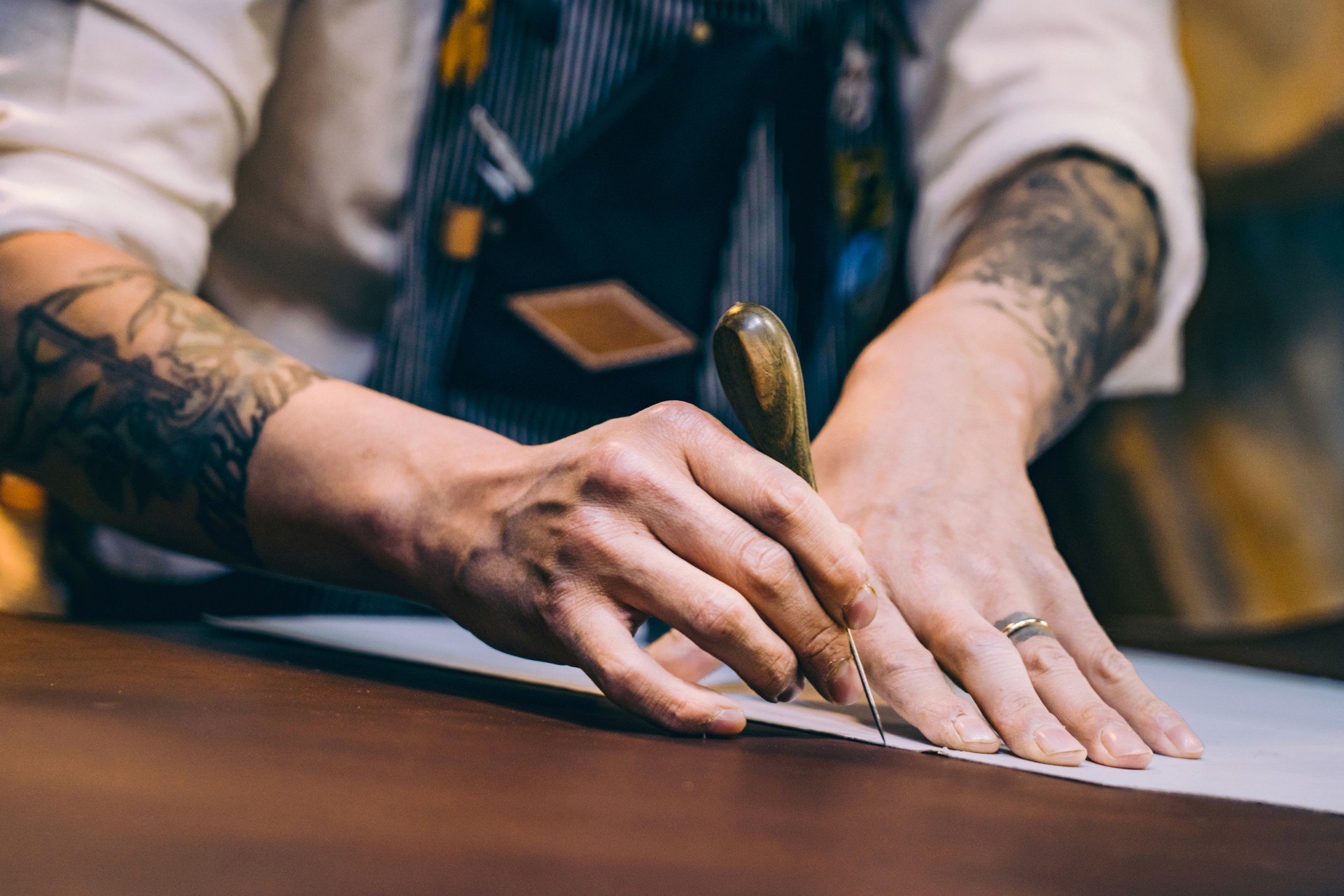handmade-leather-craftsman