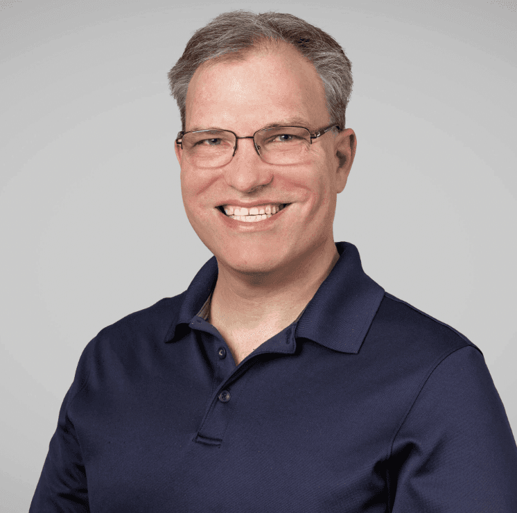 woman on focus photography