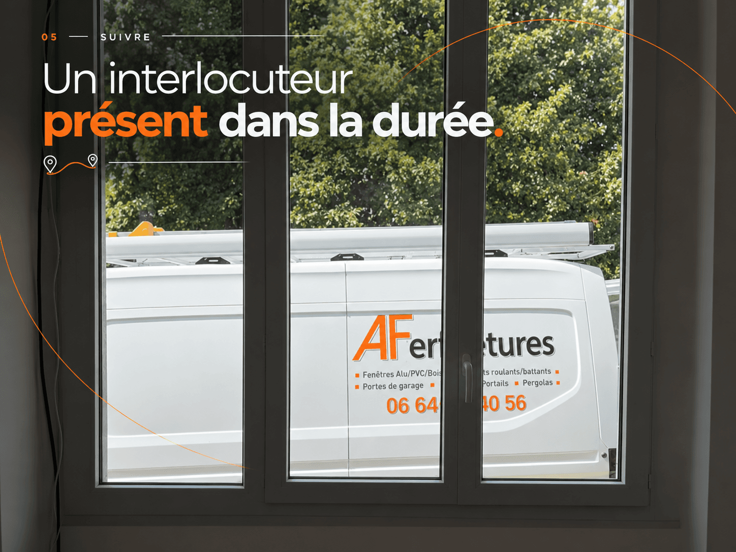 Fenêtre installée avec véhicule AFermetures visible
