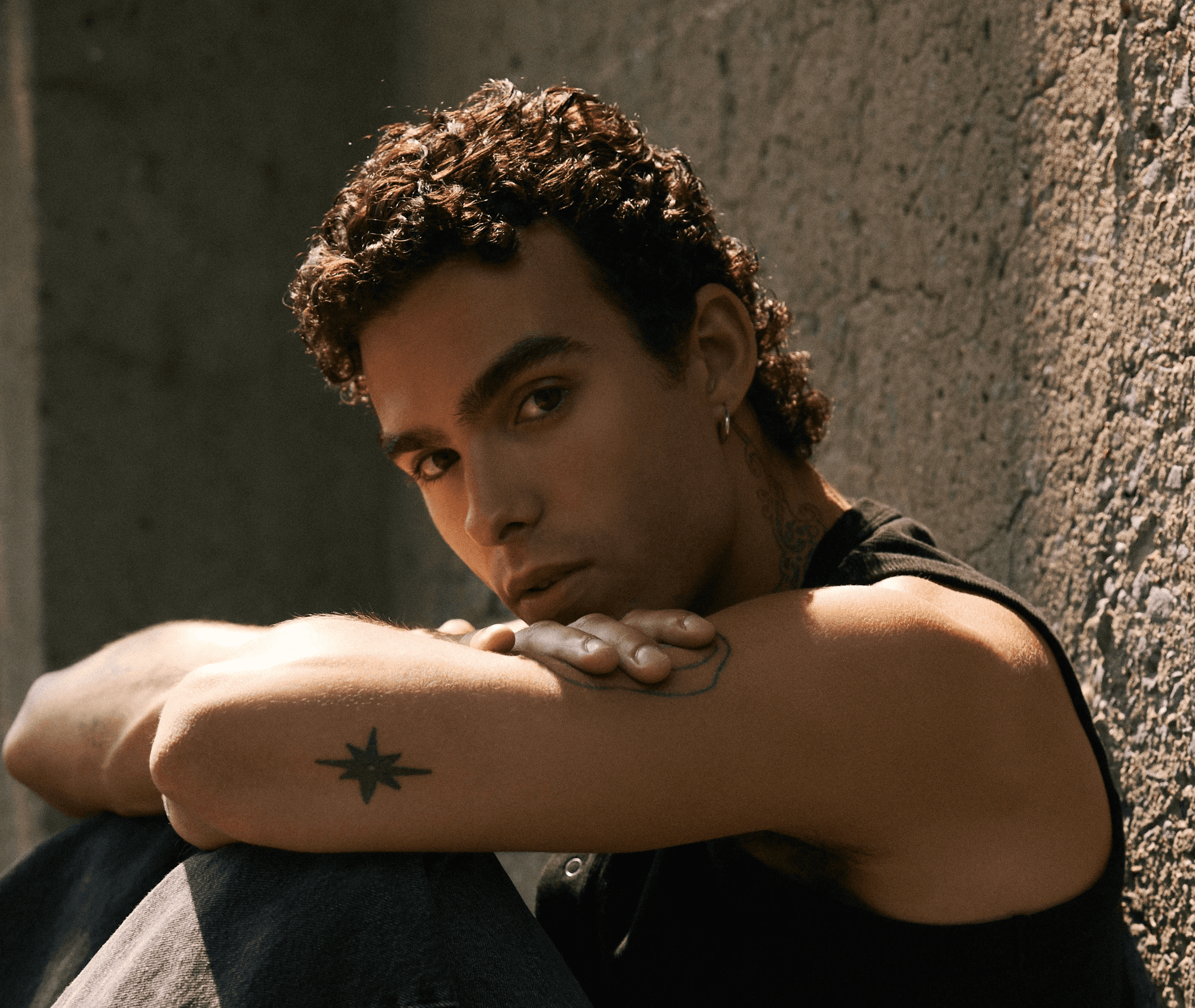 Laptop displaying website on wooden table