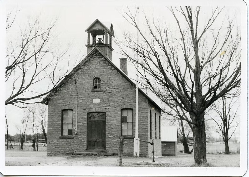 Original image of the Munster schoolhouse