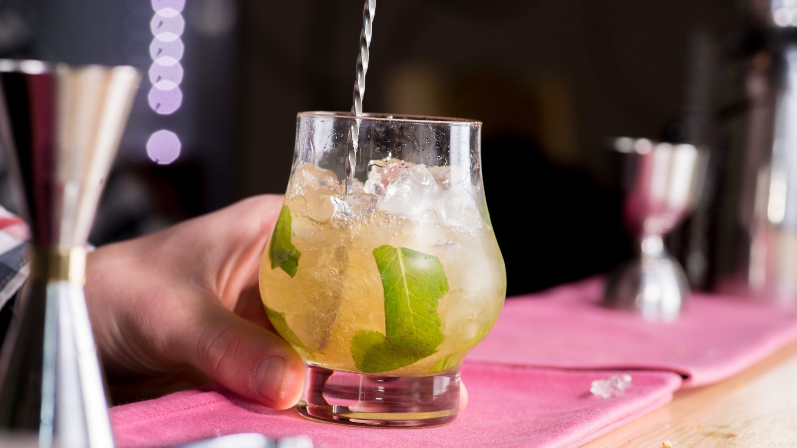 Drinks mit Eis richtig balancieren – Verdünnung, Frische und Geschmack