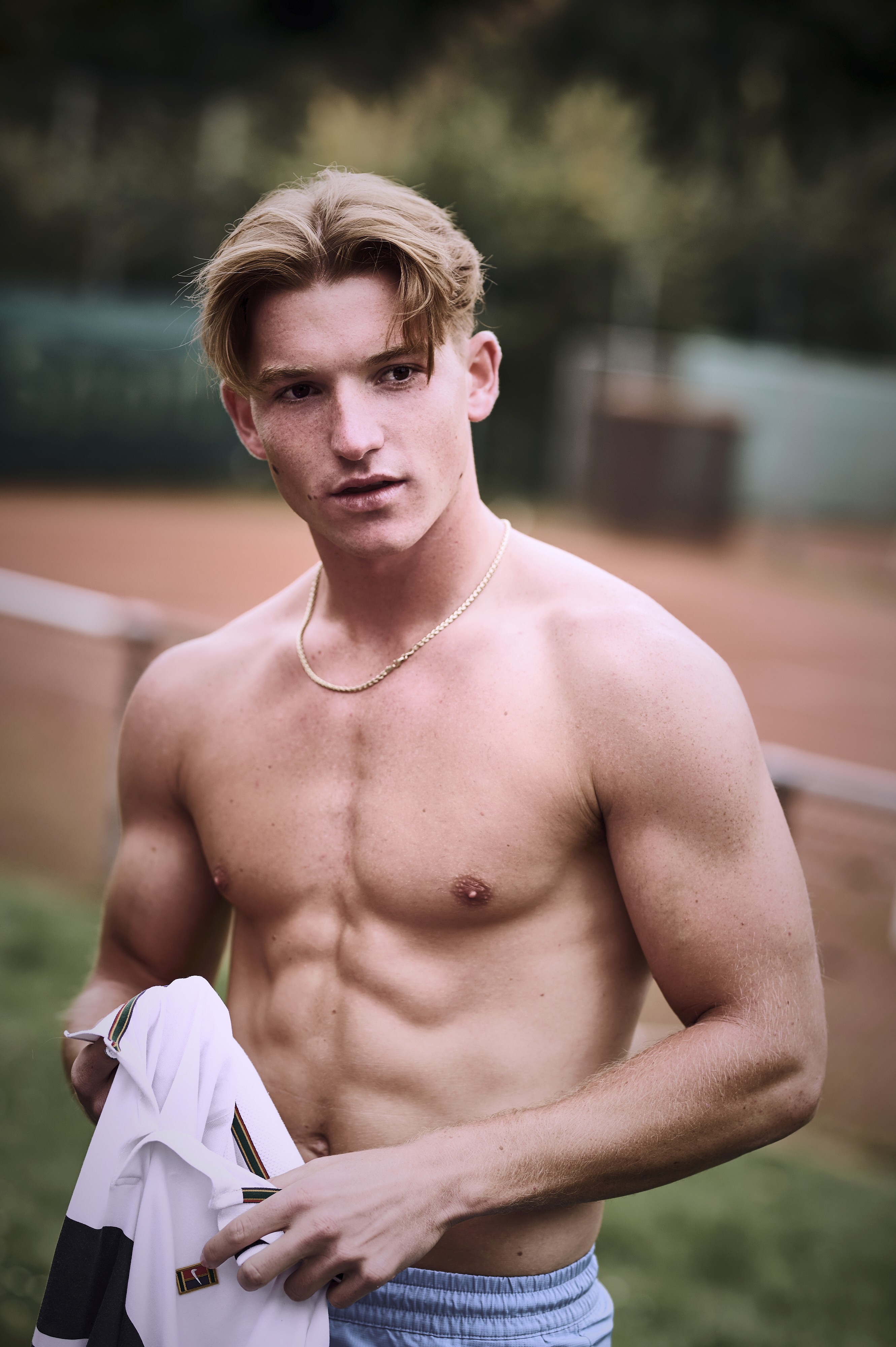 Felix Einig beim athletischen Tennistraining