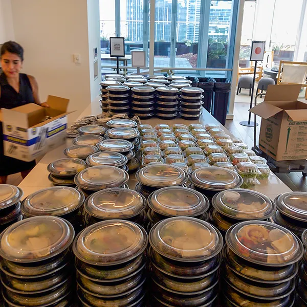     Individual Cafe Izmir catering meals prepared for delivery