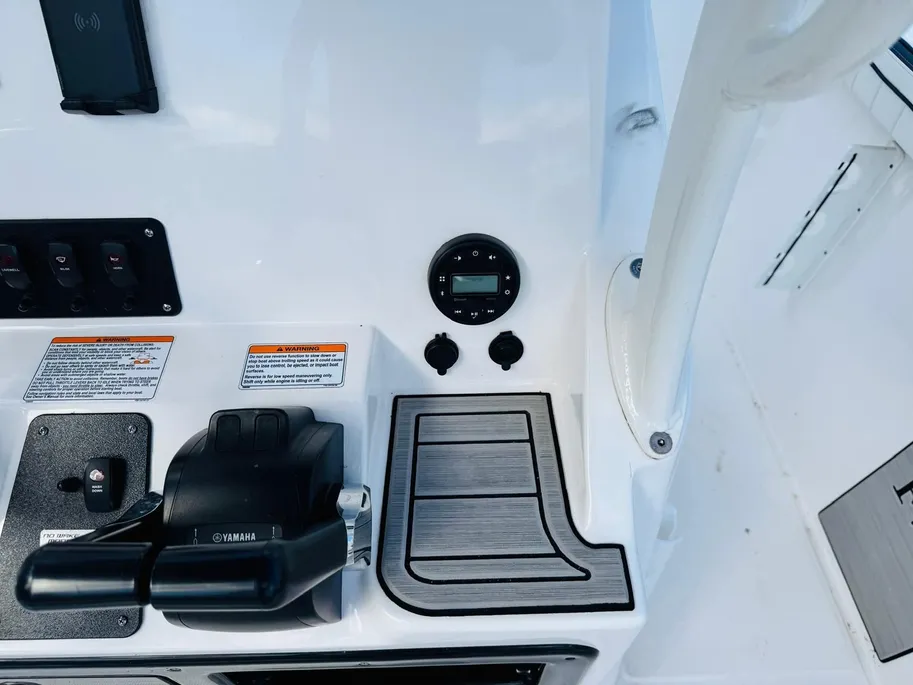 Boat thumbnail 9